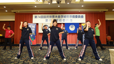 写真：大会のダンスの様子