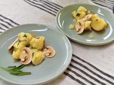 酒粕と味噌、地元の野菜を使った料理