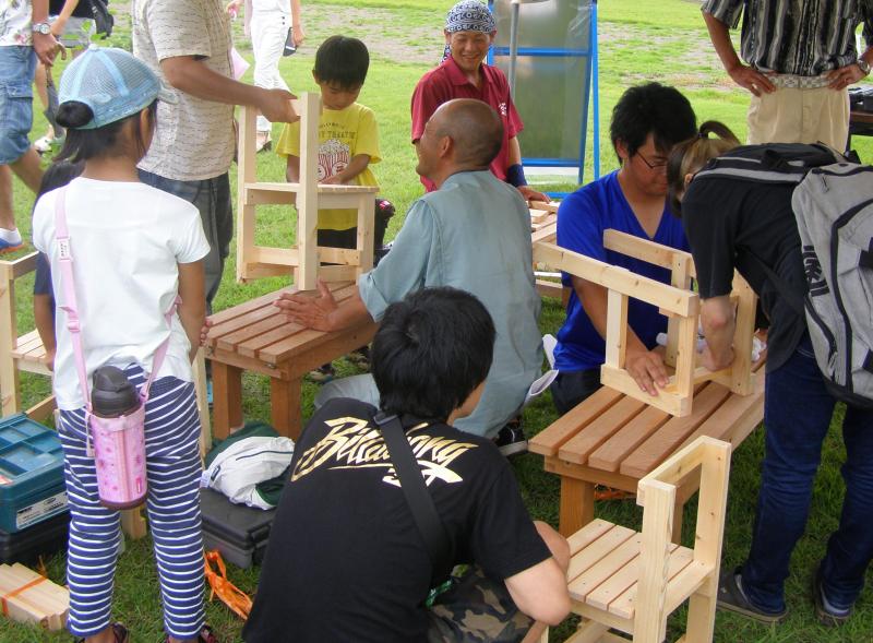 こけ玉づくりの写真(大子広域公園)